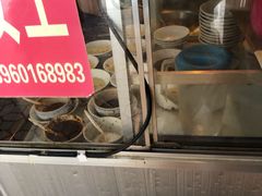 -松树干拌面店