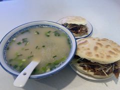 -烤鸭肉夹馍鸭汤店