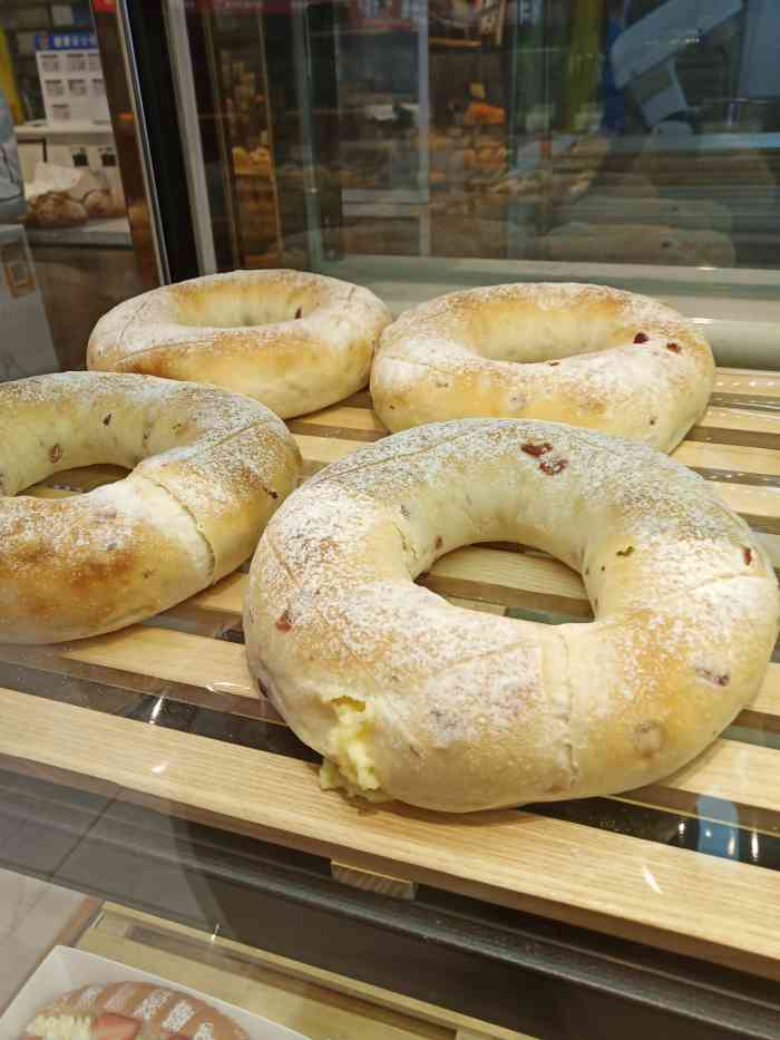 21克拉面包(大红门银泰百货店)-"坐标: 位于银泰百货的b1层,中庭电梯