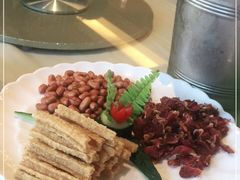 -湖泉水云间餐厅·弥勒地道菜(B座店)