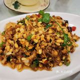 都是大盆的徐州菜，两个人点菜比较难