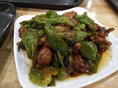 青椒炒鸡块-华中科技大学百景园(三楼酒店)