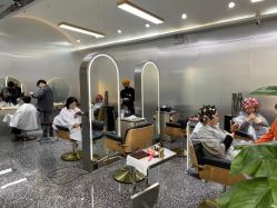 -Tloml salon