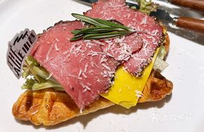 Pasky Beef Croissant Waffle