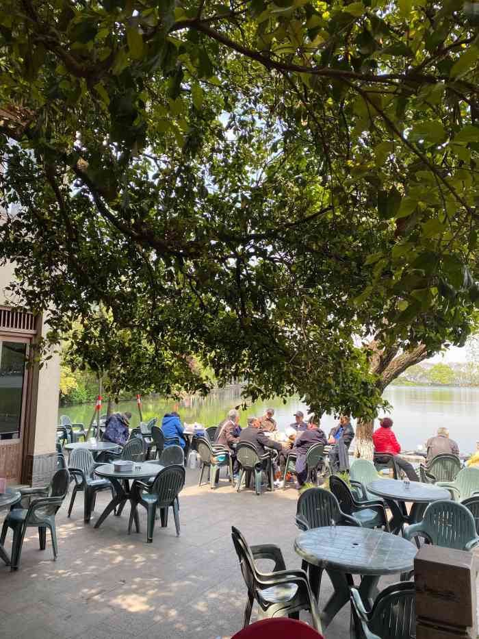 湖畔居(花港店)-"因参加单位活动到湖畔居的花港店,每人点了.