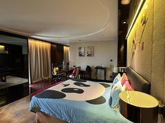 -成都保利公园皇冠假日酒店(熊猫基地店)