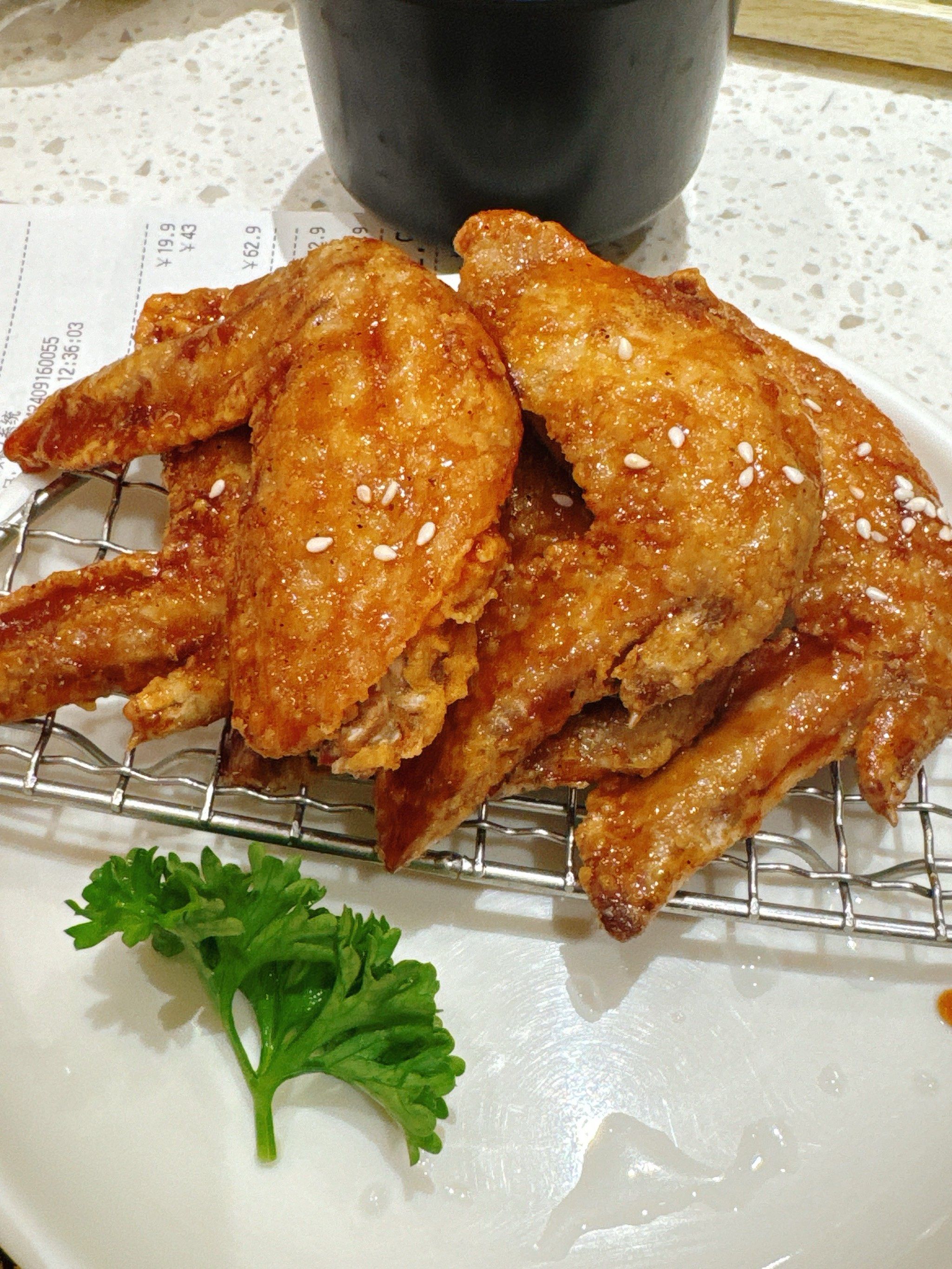 炸鸡翅的酥脆诱惑