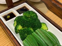 秋葵拼西兰花-珍宝粤赏里(杏坛店)