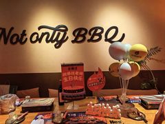 -何师烧烤·小龙虾·江湖川菜·精酿啤酒(中铁西城店)