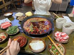 -黄潇洒老火锅(九眼桥宏济巷店)