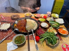 -赵美丽·重庆社区火锅·直营店(火车东站·中豪国际店)