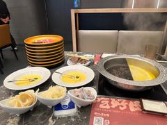 -牛YO寿喜烧·铁板烧和牛火锅自助(市府恒隆店)