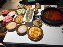 -贵府酸汤牛肉火锅·贵州老字号(飞山街店)