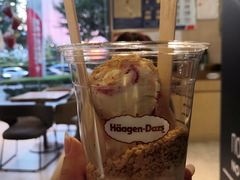 白桃冰淇淋-哈根达斯(西安高新店)