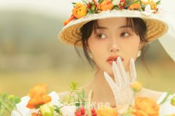 -现代经典婚纱摄影