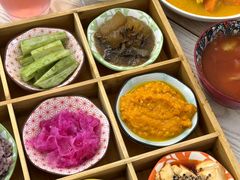 -轻蔬不用等·素食(江苏路店)