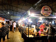 -席娜卡琳火车铁道夜市