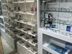 -诺柯视眼镜-蔡司依视路官方工厂店(淞南一店)