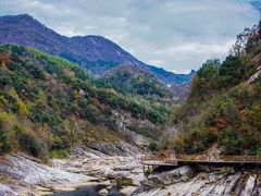 -燕子河大峡谷天坑仙境