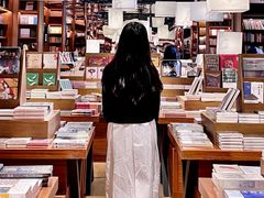 大堂-上海三联书店READWAY(华中首店)