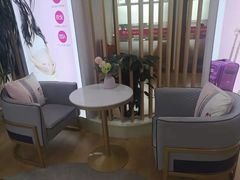 -爱月宝月嫂·育儿嫂(哈尔滨总店)