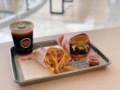 二重奏汉堡-FATBURGER 特富客汉堡(外交公寓店)