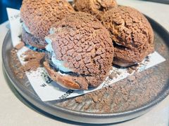 -W COLLECTIVE  DESSERT SHOP