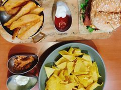 美式玉米饼配牛肉酱-魏斯理汉堡(西安沣东吾悦店)