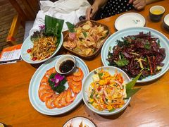 -老滇山寨•云南特色菜•地方菜•民族风情歌舞表演(金碧店)