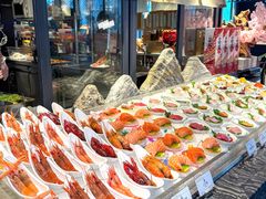 -雍容荟帝王蟹活龙虾展台自助(IFS黑金店)