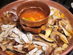 -菌自由丨野生菌火锅特色庭院餐厅(丽江古城店)