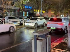 -布尔津河堤夜市