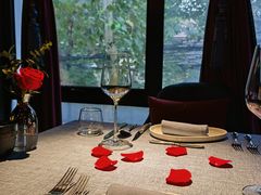 -弦月窗LUNETTE BY AMANDA(复兴路店)