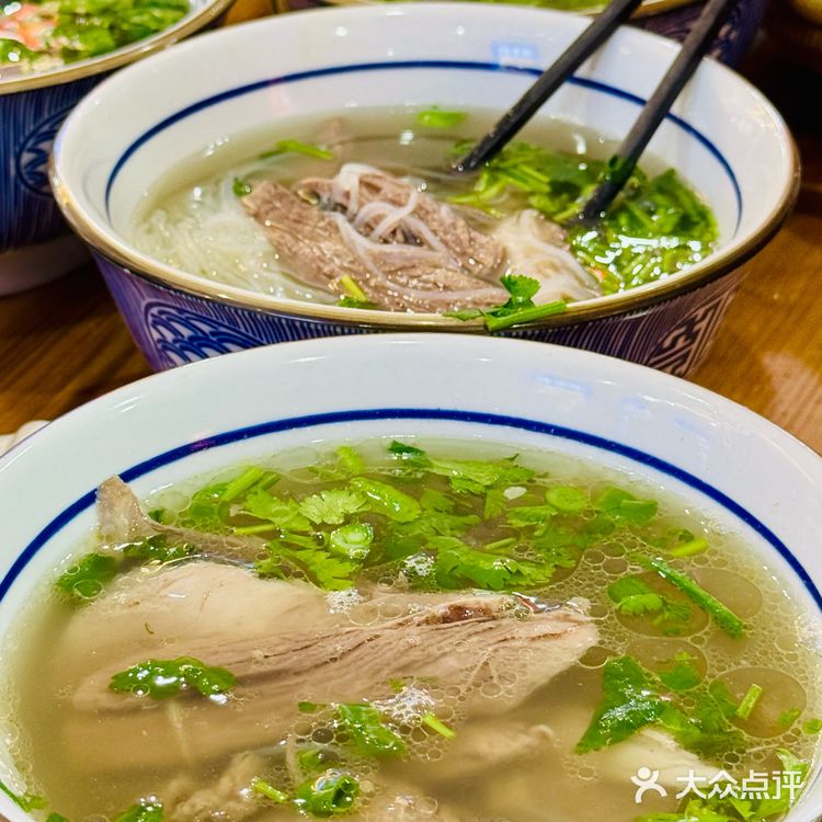 来西安必吃的。。。水盆羊肉