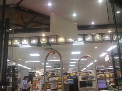 -新华书店(龙湖路店)