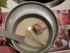 -洪氏嗨捞·广东猪肚鸡·椰子鸡火锅(西咸万象城店)