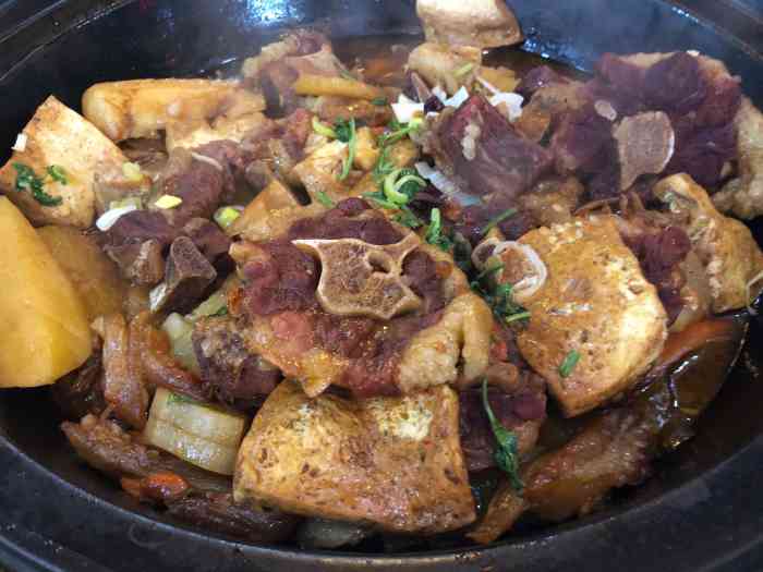 君满堂砂锅炖-"东北菜,相当赞,色香味俱全,大锅吃起来有.