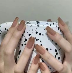 -悦指间美甲美睫