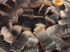 -围炉肉舍•炭烤活鳗•丹东海鲜烤肉(步行街店)