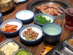 -明洞阿姨·韩式酱蟹烤肉·创意料理(三元桥店)