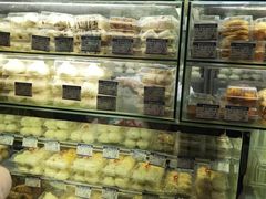-白玉兰食品甜凤店(合生汇店)
