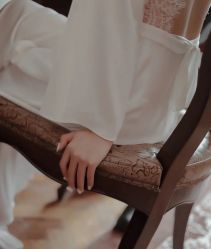 -Lady  Jane高端婚纱礼服馆