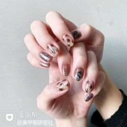 -Pink You美甲洗眉纹绣定制中心