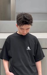 -一家只做男发烫染的店