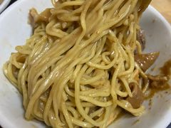 -松树干拌面店