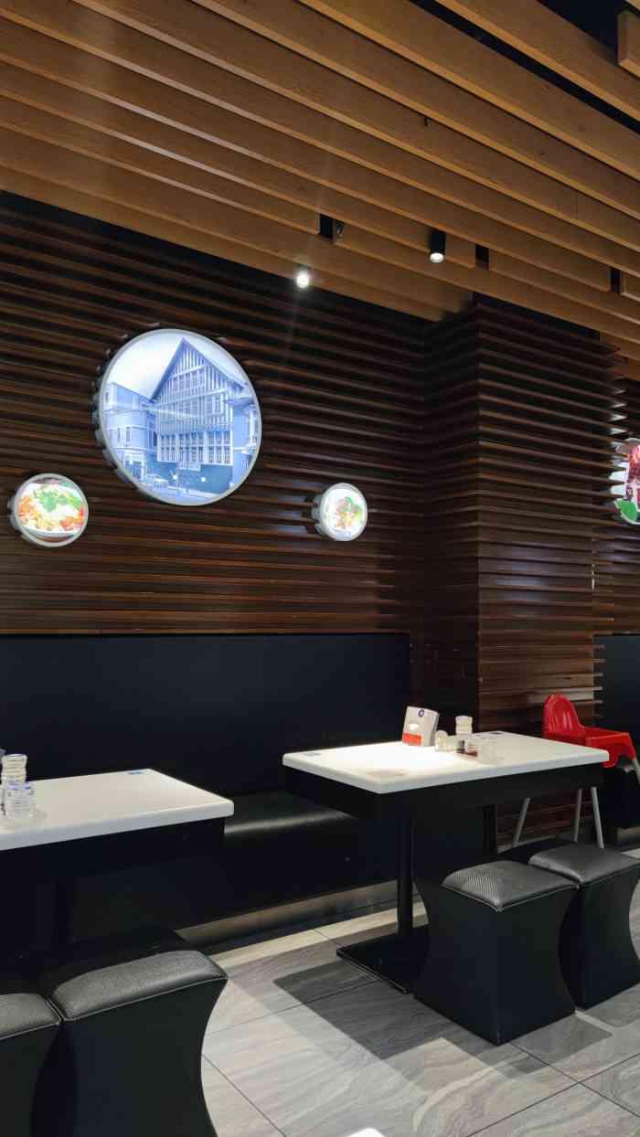 大铁勺酒楼(迎水道店)-"位置坐落在华苑物美的楼上,可以从地下车库.