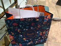 -VENCHI 闻绮(北京国贸商城店)