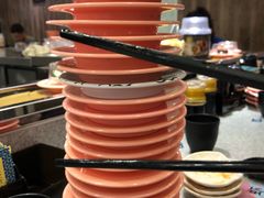 收获高高垒起的盘子-争鲜回转寿司(金桥家乐福店)