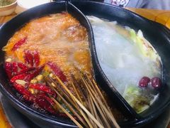 -灌县老妈砂锅串串香(万科红生活广场店)