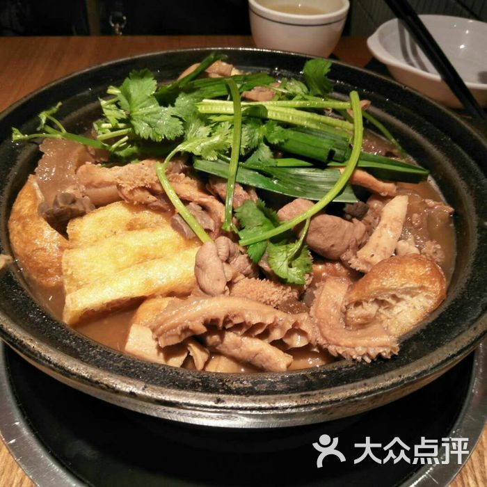 牛小灶牛腩牛杂煲